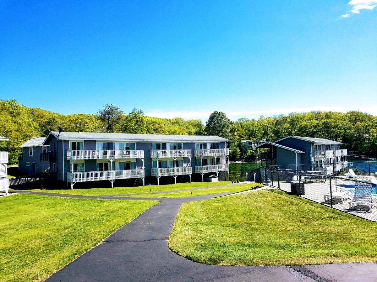 Smugglers Cove Inn Dayville Exteriér fotografie