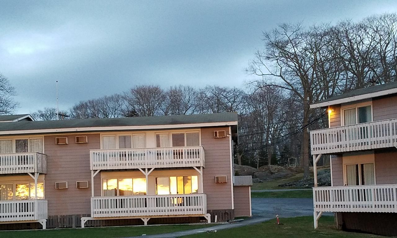 Smugglers Cove Inn Dayville Exteriér fotografie
