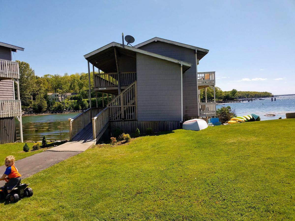 Smugglers Cove Inn Dayville Exteriér fotografie